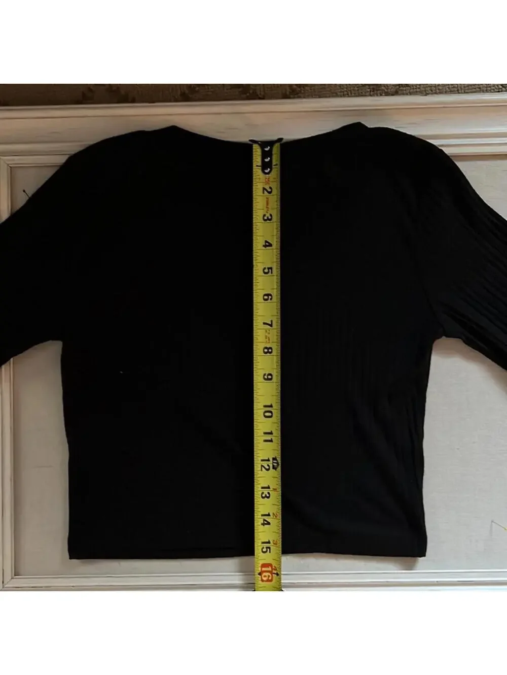 Forever 21 cropped black ribbed knit top with long sleeves M